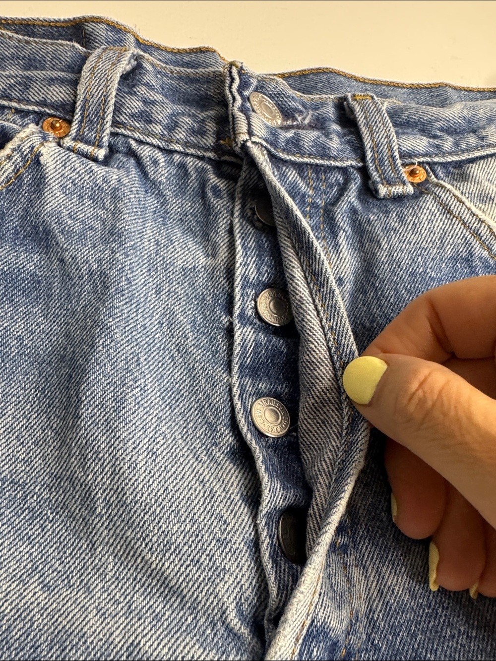 Levi’s 501 Style Vintage Denim Cutoff Shorts Distressed Raw Hem Blue Size 30 - Picture 4 of 9